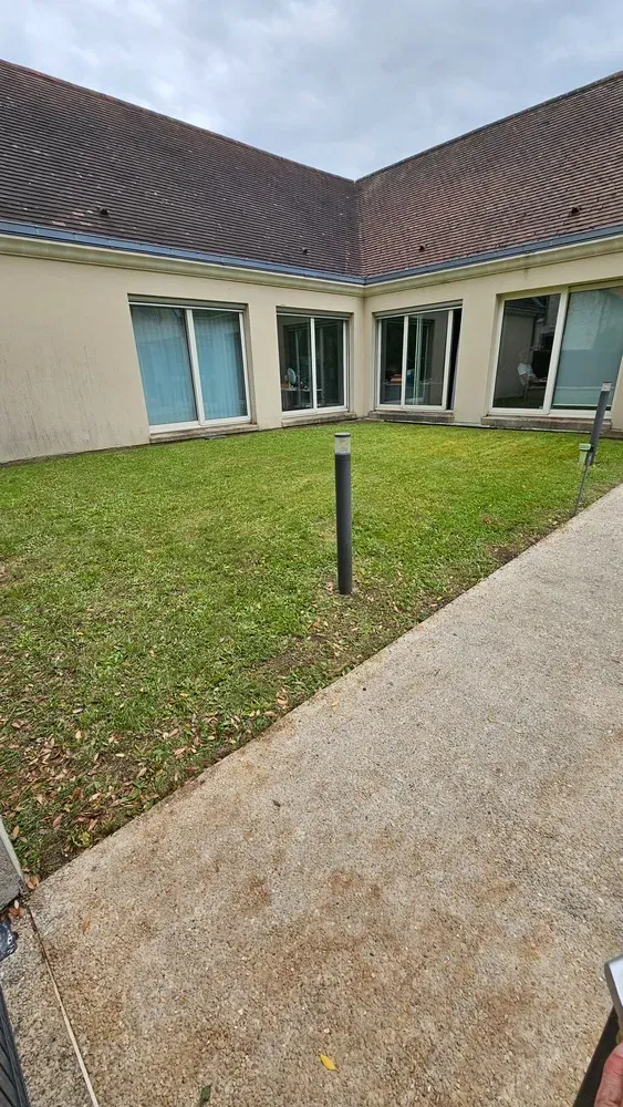 Espaces verts environnements - Aménagements et entretiens (45)