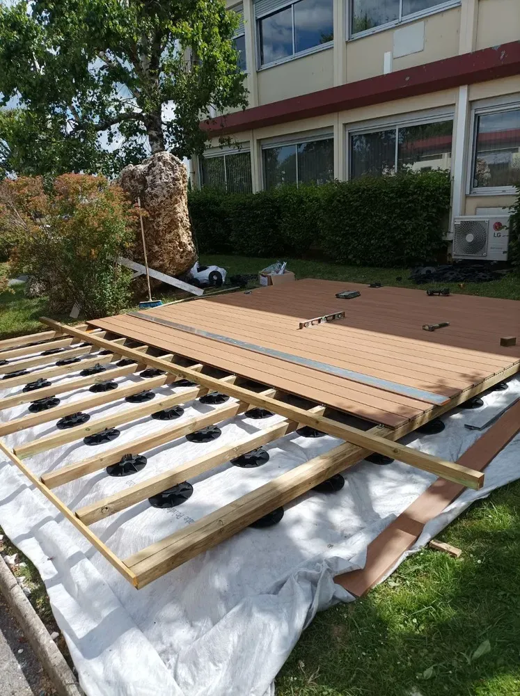 Espaces verts environnements - Aménagements et entretiens (89)